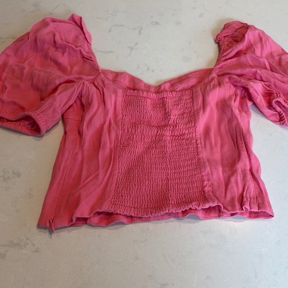 Wilfred Aritzia Puff Sleeve Blouse Womens S Pink Smocked Crop Top Cottagecore - Picture 4 of 9